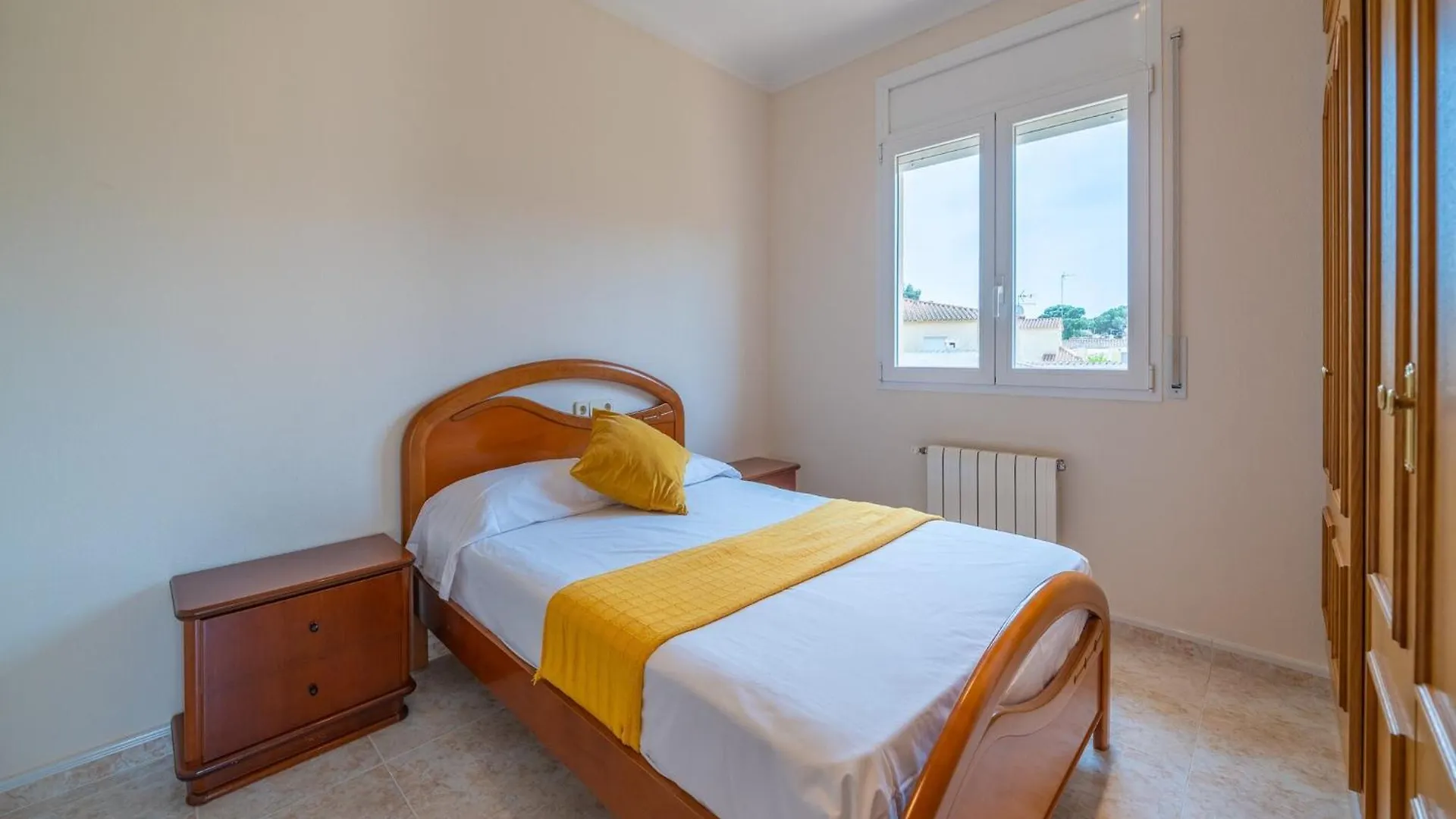 5 Bedroom Villa In L'Escala