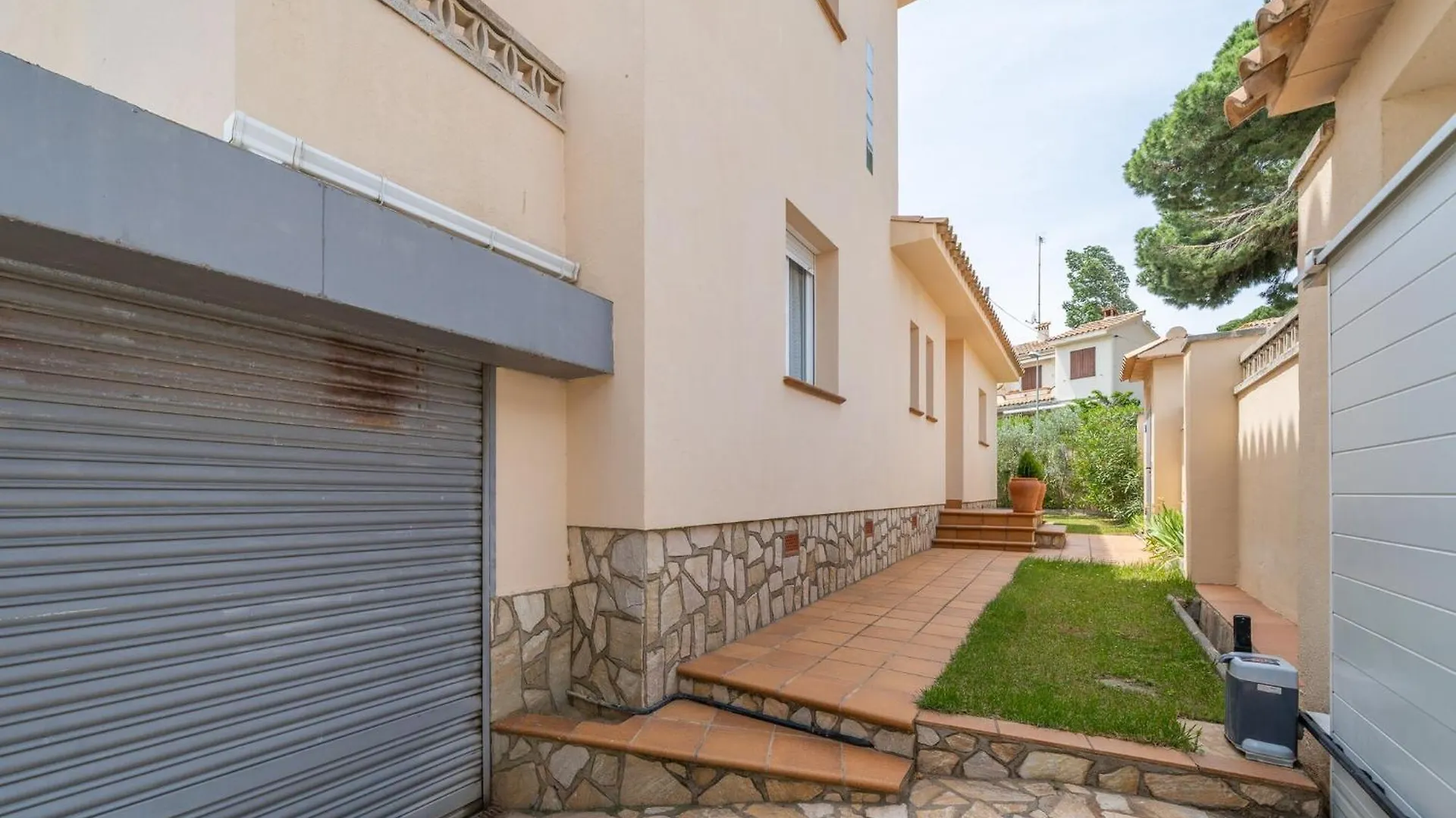 5 Bedroom Villa In L'Escala Spain